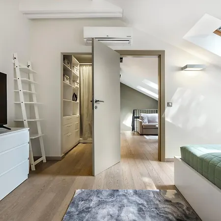 Tyzenhauz ヴィラ *