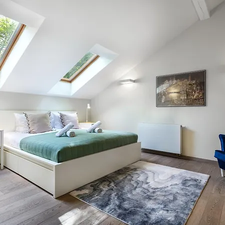 Tyzenhauz ヴィラ *